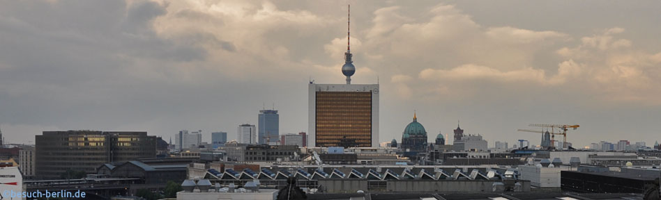 Bild: Berlin-Mitte vom Reichstag, Berliner Dom, Bahnhof Friedrichstrasse, Fernsehturm, Handelszentrum