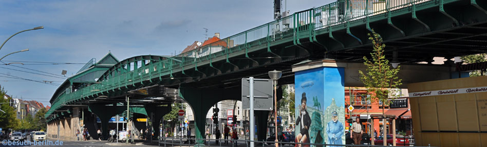 Bild: U-Bahn Eberswalder Str., Konnopke Imbiss, Ecke Kastanienallee