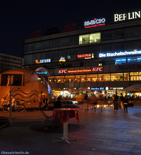 Bild: Weltkugelrunnen am Breitscheidplatz mit Europa-Center bei Nacht, Breitscheidplatz and Europa-Center by Night