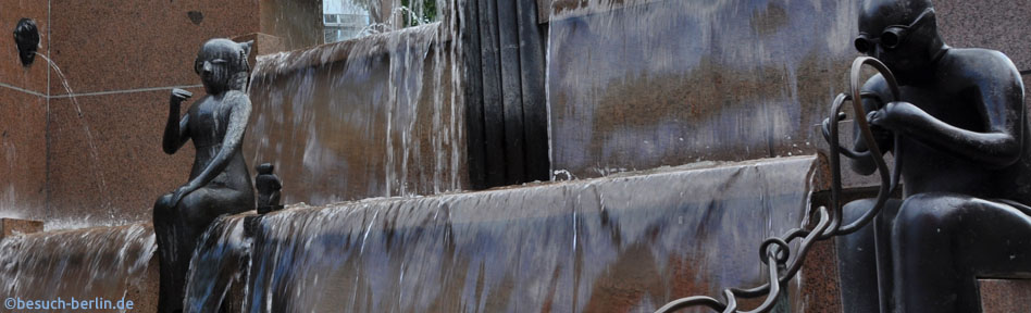 Bild: Skulpturen am Weltkugelrunnen Breitscheidplatz Wasserklops