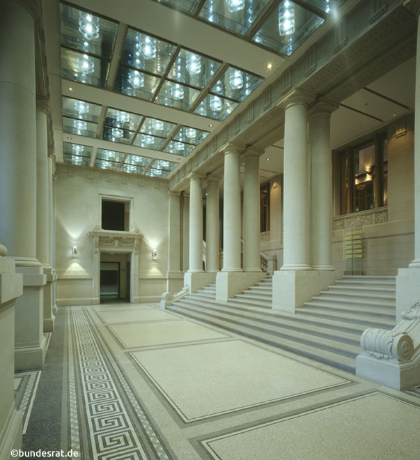 Bild: Eingangsbereich Bundesrat, Foyer Federal Council of Germany