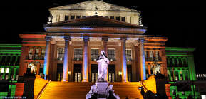 Bild: Festival of Lights 2011 Konzerthaus Gendarmenmarkt Schiller Denkmal