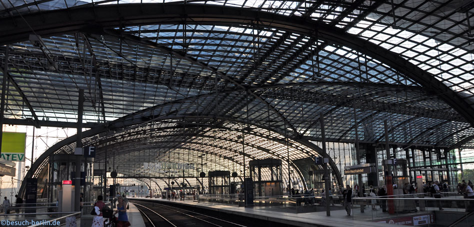 Bild: Berliner Hauptbahnhof obere Gleise, Ost-West-Trasse, Berlin Central Station upper flor