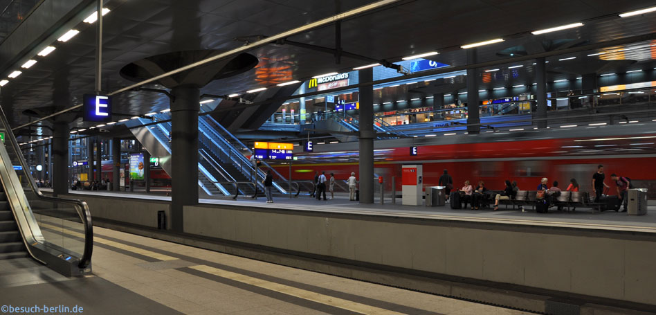 Bild: untere Gleise Berliner Hauptbahnhof