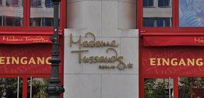 Bild: Eingang Madame Tussauds Berlin Unter den Linden