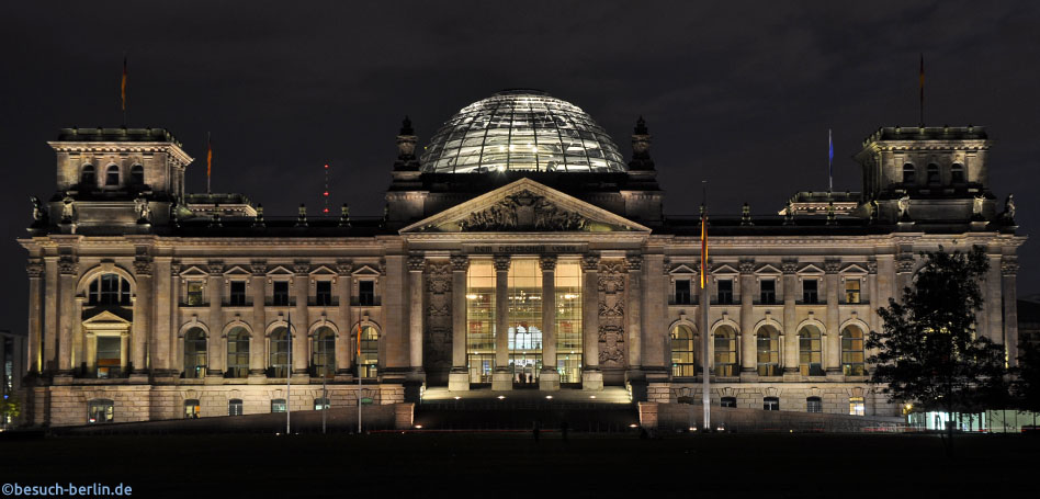 Bild: Reichstagsgebaeude bei Nacht, Reichstag Night Building