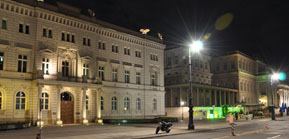 Bild: Alte Kommandantur und Staatsoper, Unter den Linden bei Nacht